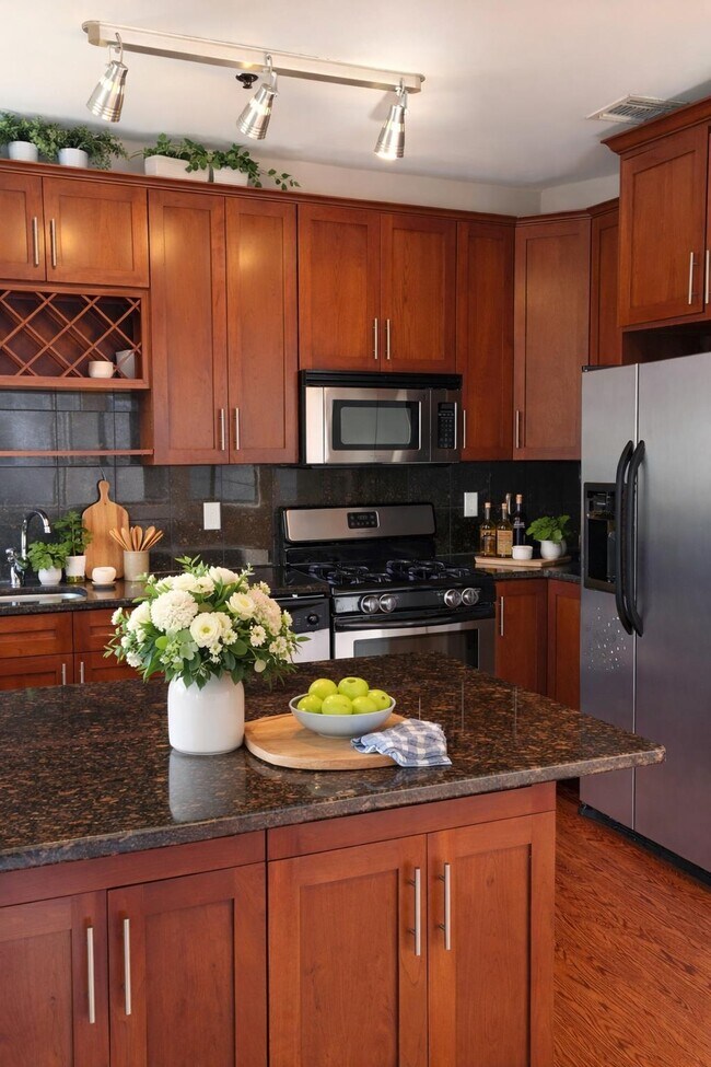 Building Photo - 136 41st St