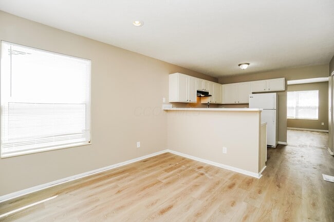 Building Photo - 1600 Tall Meadows Dr