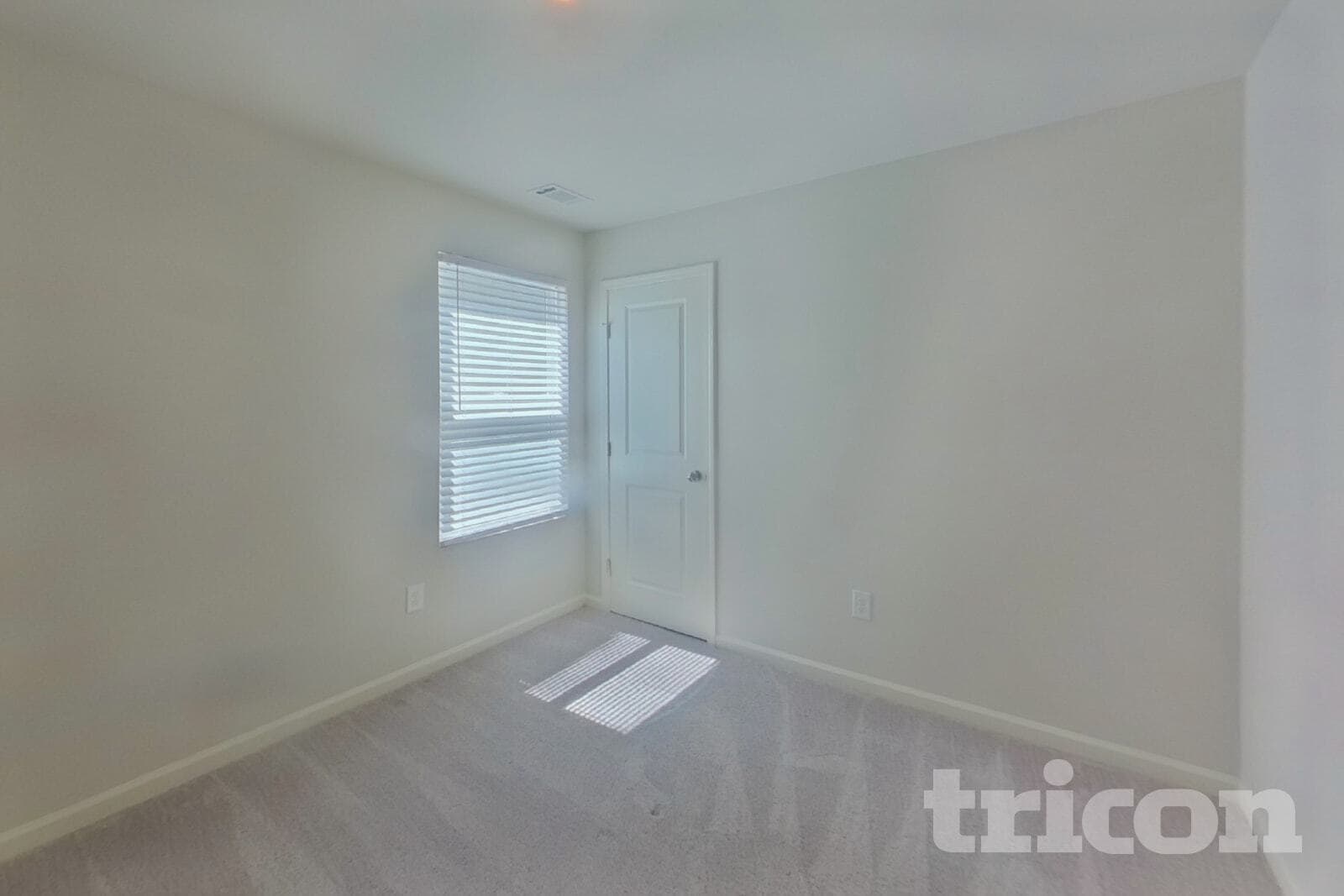 Building Photo - 527 Dayspring Dr