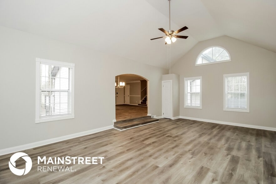 Building Photo - 2646 Hencley Cir SW