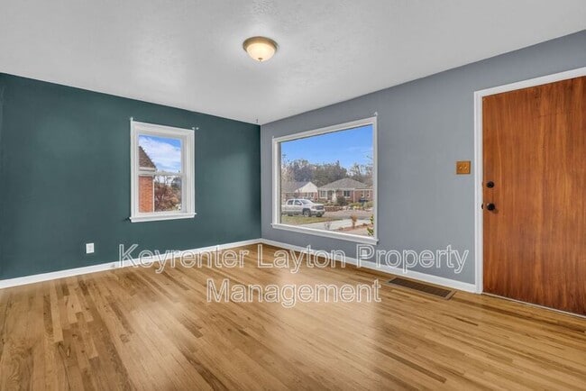 Building Photo - 1687 Rushton St