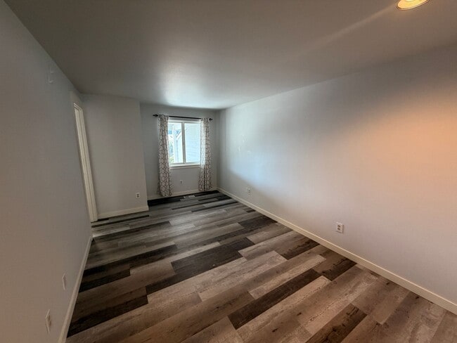 Building Photo - Burrows Court