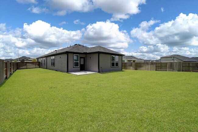 Building Photo - 511 Louis Ln