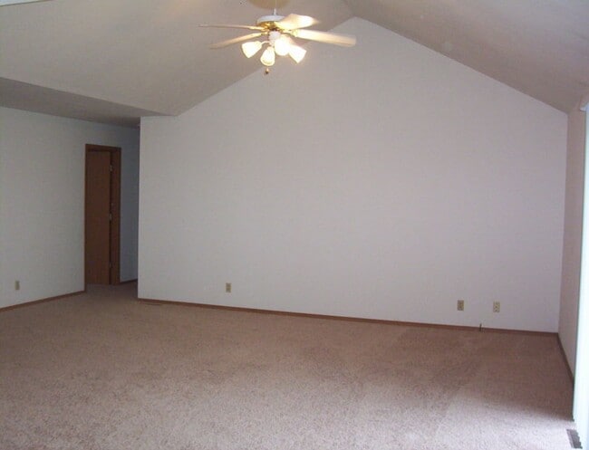 Building Photo - 3094 S Overhill Ct