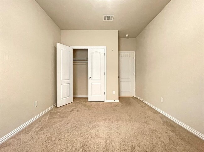 Building Photo - 2468 Millbrook Loop