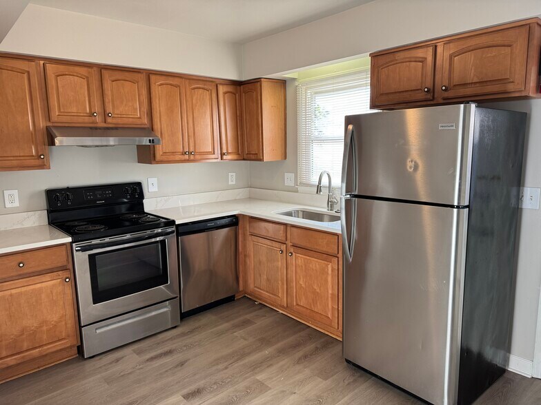 Building Photo - 1228 Archdale Dr