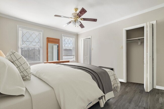 Building Photo - Bloomfield SFH 3 bedroom 1 BR With Off Street Parking/Fenced Yard