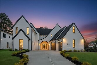 Building Photo - 115 Thome Dr