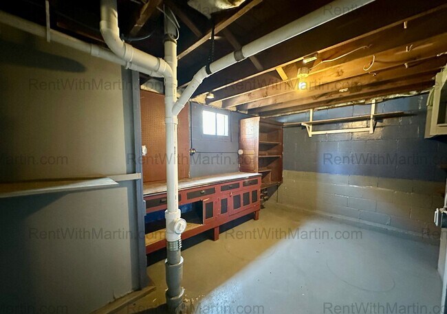 Building Photo - 1917 W 3rd St