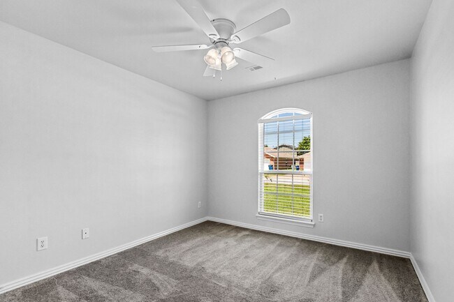 Building Photo - Great Location 3 Bedroom in Bentonville!