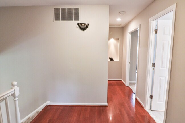 Building Photo - 9633 Cinnamon Creek Dr