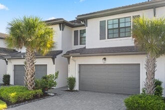Building Photo - Vanderbilt Reserve Townhouse