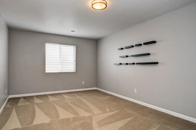 Building Photo - 740 Stargate Dr