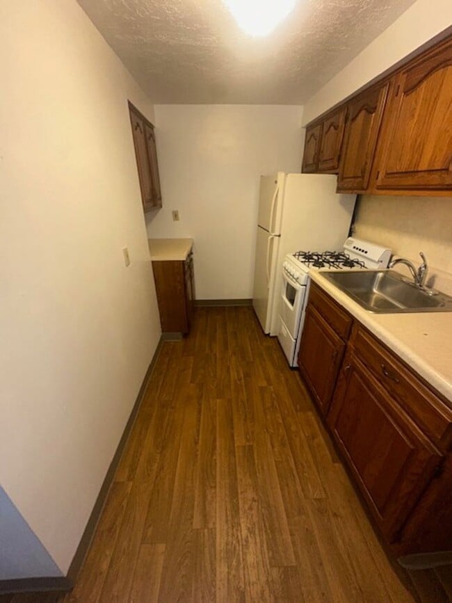 Building Photo - Cute Two Bedroom in Oakland!