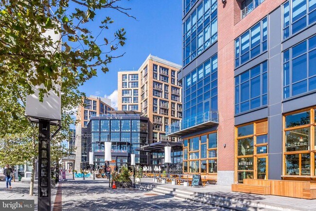 Building Photo - 1301 Delaware Ave SW