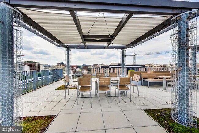 Building Photo - 1 Scott Cir NW