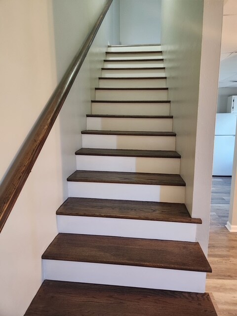 Building Photo - 219 W Flower St