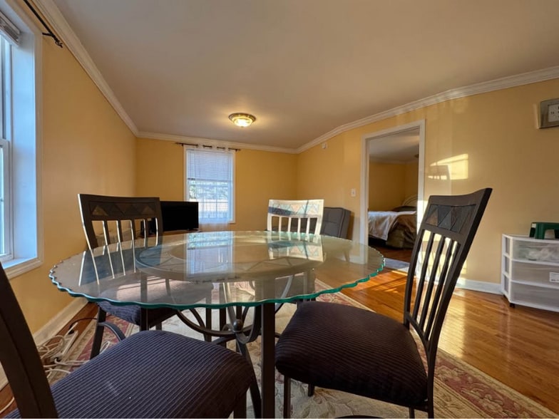 Building Photo - 108 Cobb Ave