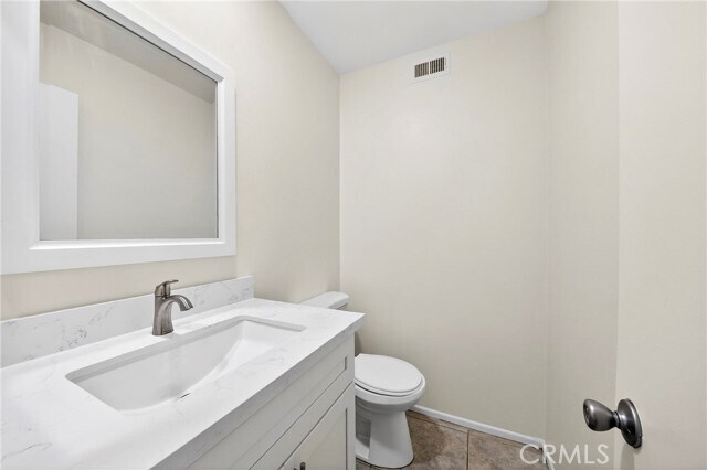 Building Photo - 160 Greentree Ln