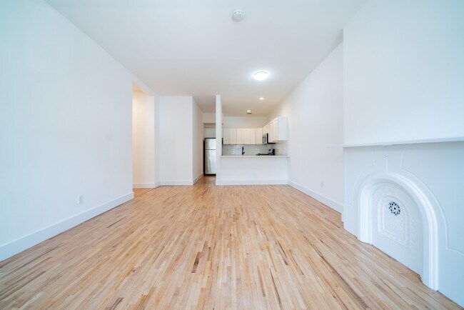 Building Photo - 1200 Washington St