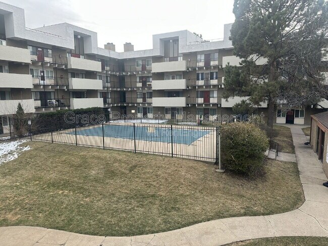 Building Photo - 364 S Ironton St