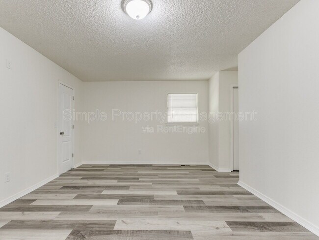 Building Photo - 704 Pepperdine Ave