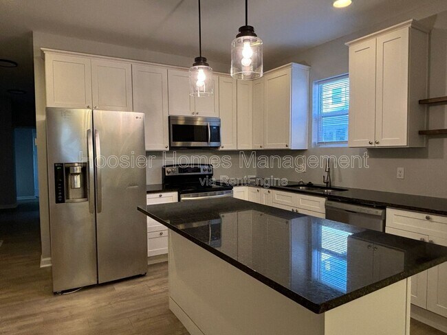 Building Photo - 1338 Barth Ave