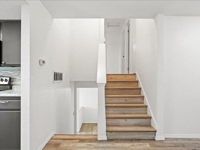 Building Photo - 8307 W Grand Ronde Pl