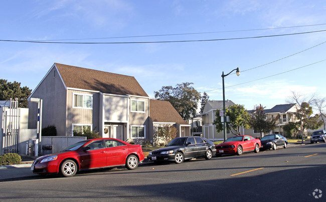 Primary Photo - Rosefield Village
