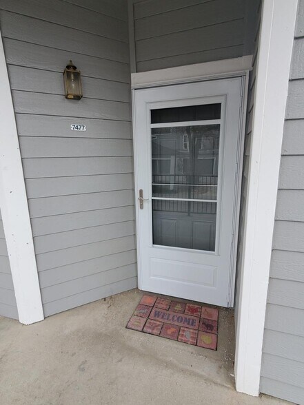 Building Photo - 7477 Singing Hills Dr