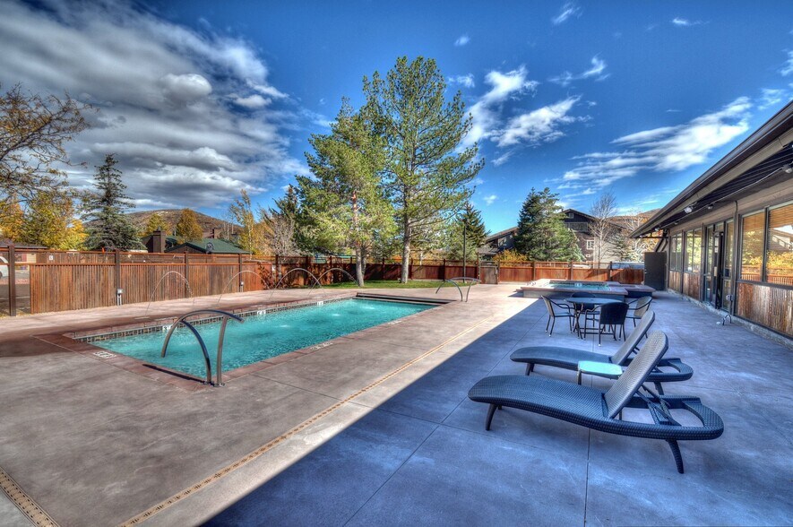Building Photo - 2325 Sidewinder Dr