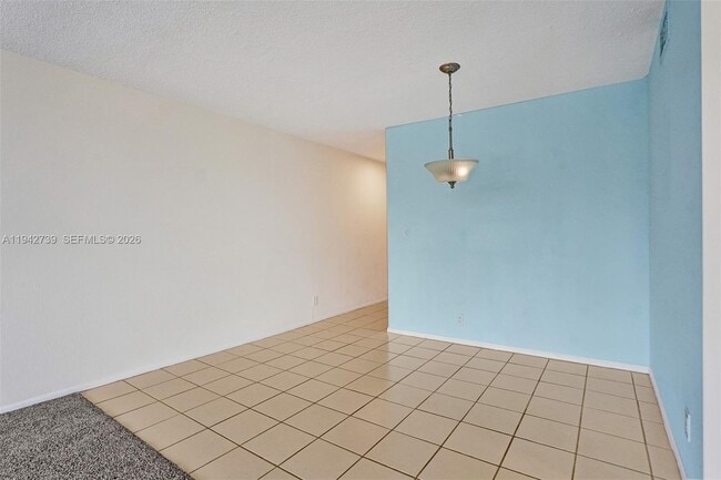 Building Photo - 3140 S Ocean Dr