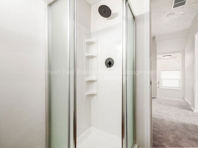 Building Photo - 878 1/2 Sullivant Avenue