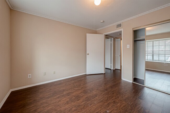 Building Photo - 14911 Wunderlich Dr
