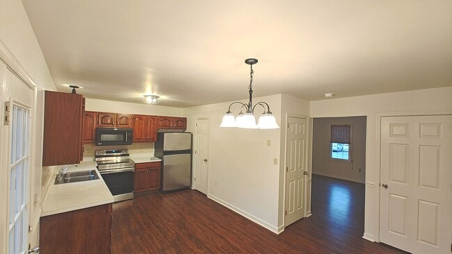 Building Photo - Ephrata Townhome 3 bed 1.5 bath