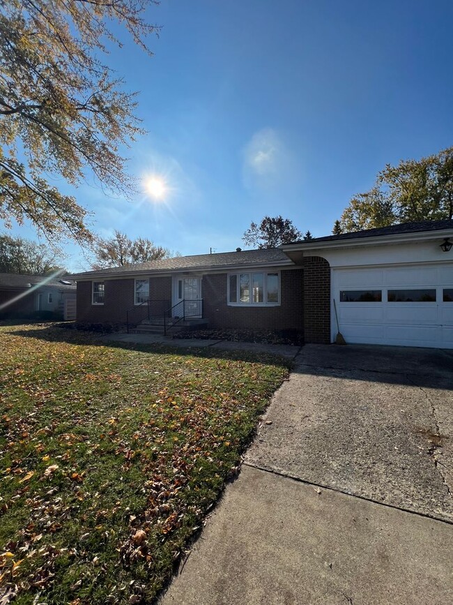 Building Photo - West Lafayette Home, Fenced Backyard, Atta...