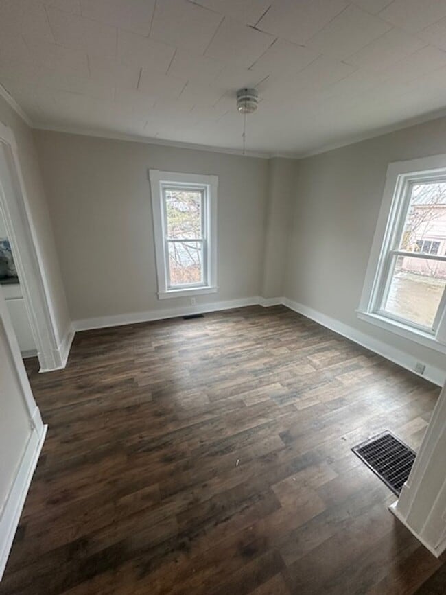 Building Photo - Private 2BR/1.5BA House – Recently Updated