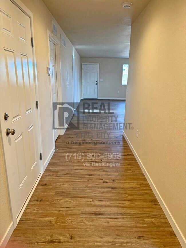 Building Photo - 223 W Harmony Dr