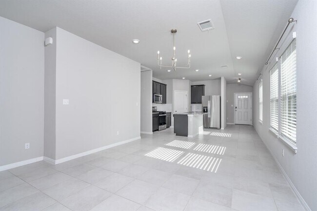 Building Photo - 113 Outlaw Dr