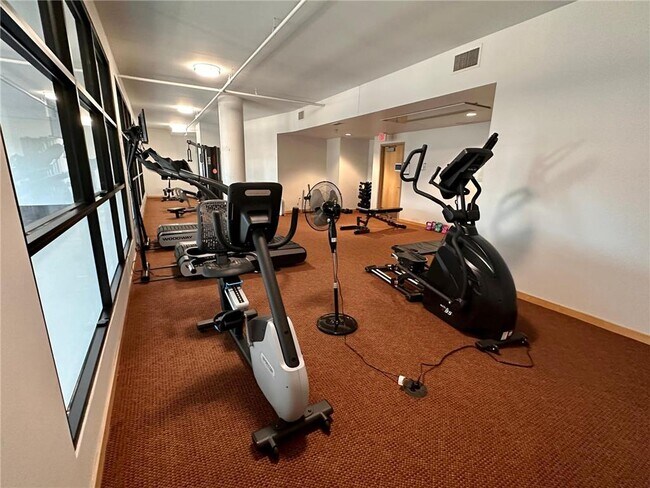 Building Photo - 401 N 2nd St