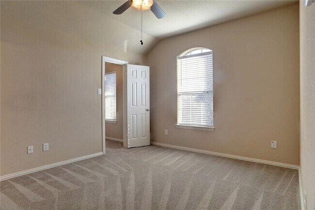 Building Photo - 13393 Mondovi Dr