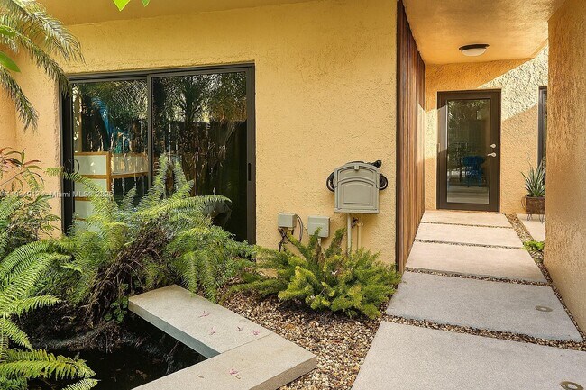 Building Photo - 7441 Bay Hill Dr