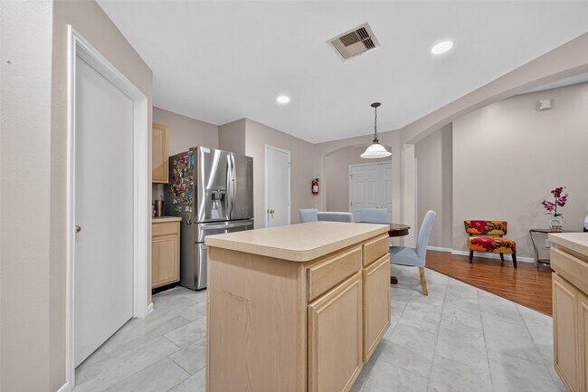 Building Photo - 21539 Olympic Forest Dr