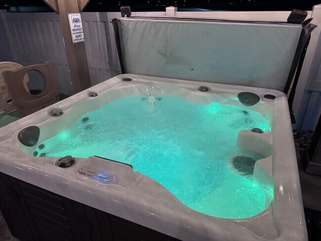 Building Photo - 304 Cliff Swallow Ave