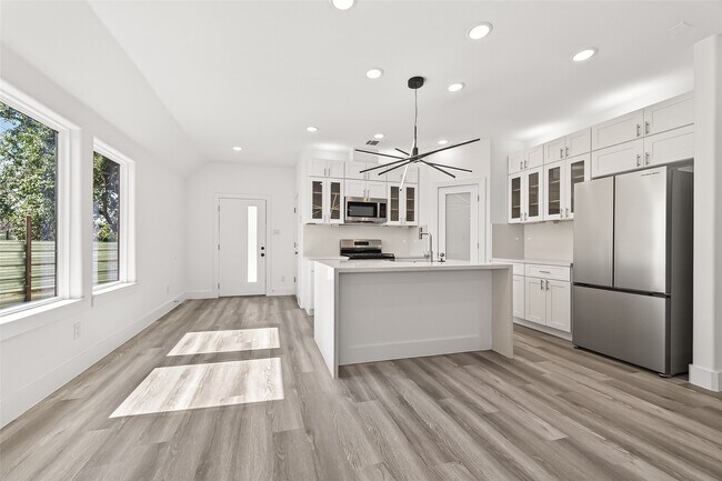 Building Photo - 5304 Lynnfield St