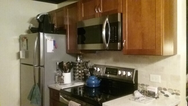 Building Photo - 2180 Yellowtail Rd