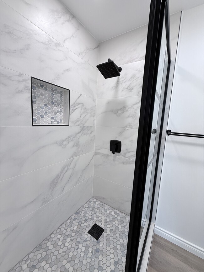 Building Photo - 435 Anacapa Cir