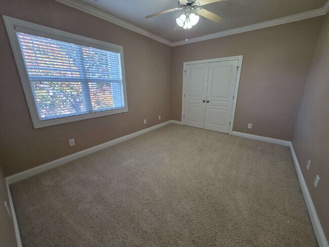 Building Photo - Spacious 4-Bedroom Home for Rent in Kings Grant Fayetteville – 15 Minutes from Fort Bragg