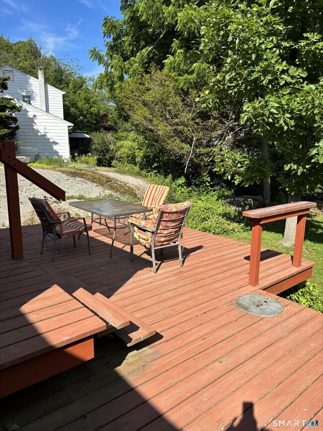Building Photo - 149 Old Sachems Head Rd