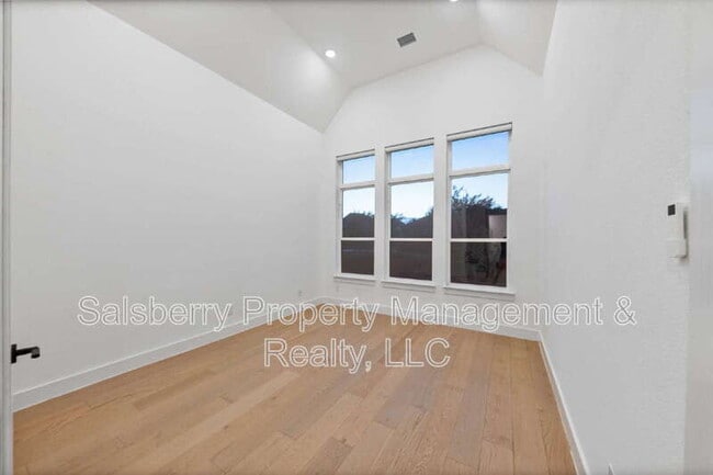 Building Photo - 1790 Coopers Hawk Dr